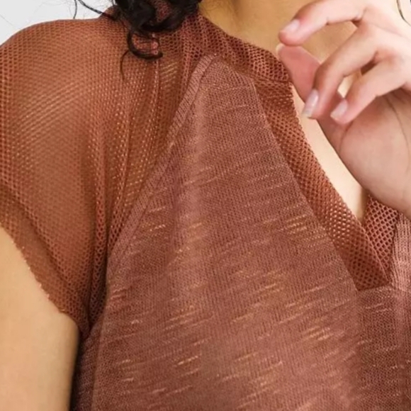 2/$30 Lady's BKE Lightweight Summer top (#308) - Picture 5 of 9